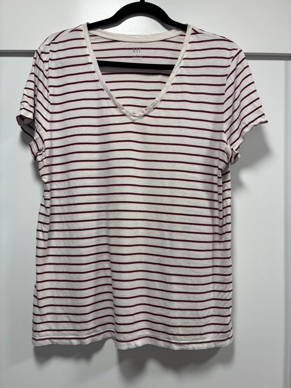 Gap Favorite Tee Cream Burgundy Striped V-Neck T-Shirt XL
